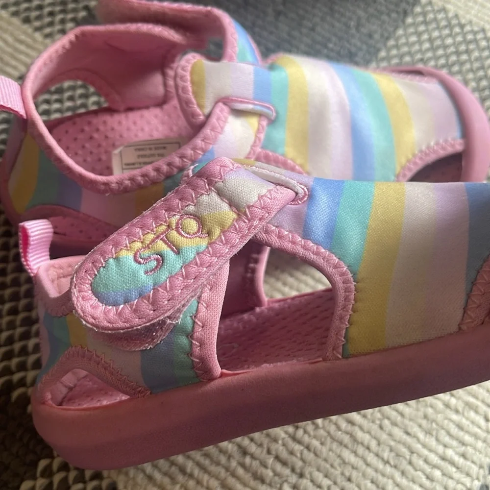 STQ water shoes 9